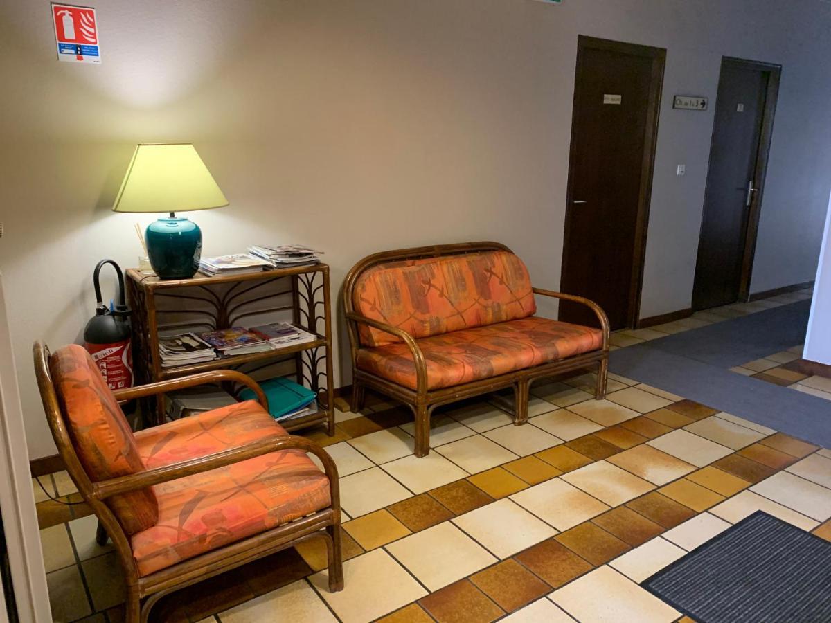 Hotel Du Lion Vesoul Exteriör bild